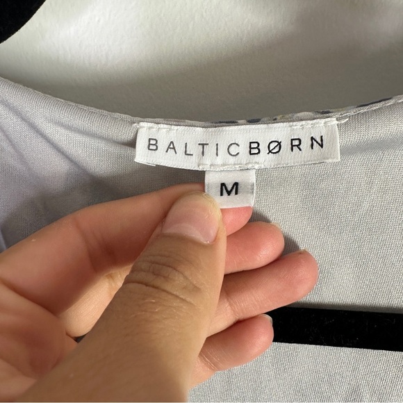 Baltic Born Verona Smocked Maxi Dress White and Blue Floral sz M - Picture 8 of 11